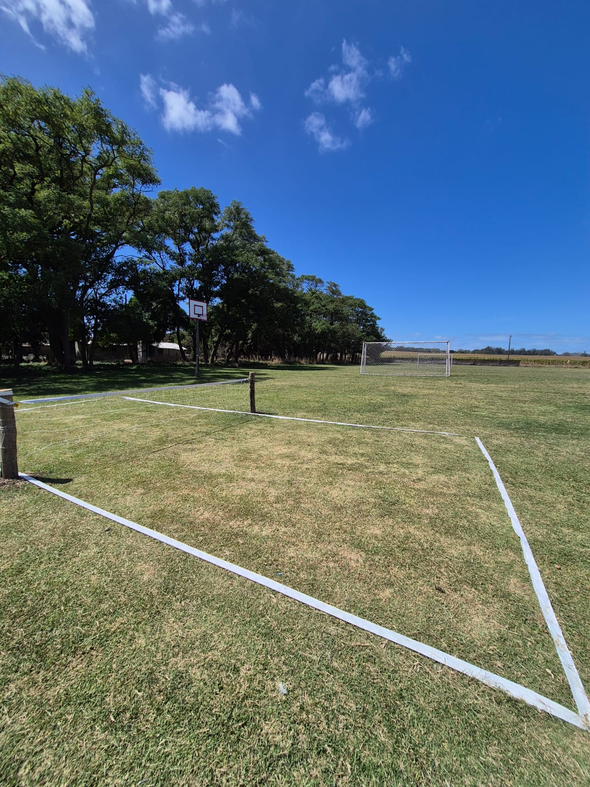 Cancha armada para fútbol tenis en Quinta Amancay